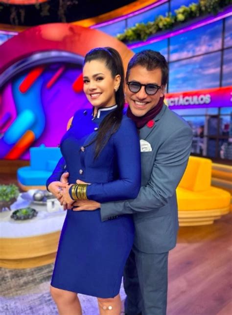 mauricio barcelata y luz elena gonzalez|Exhiben romance entre dos conductores de Venga La。